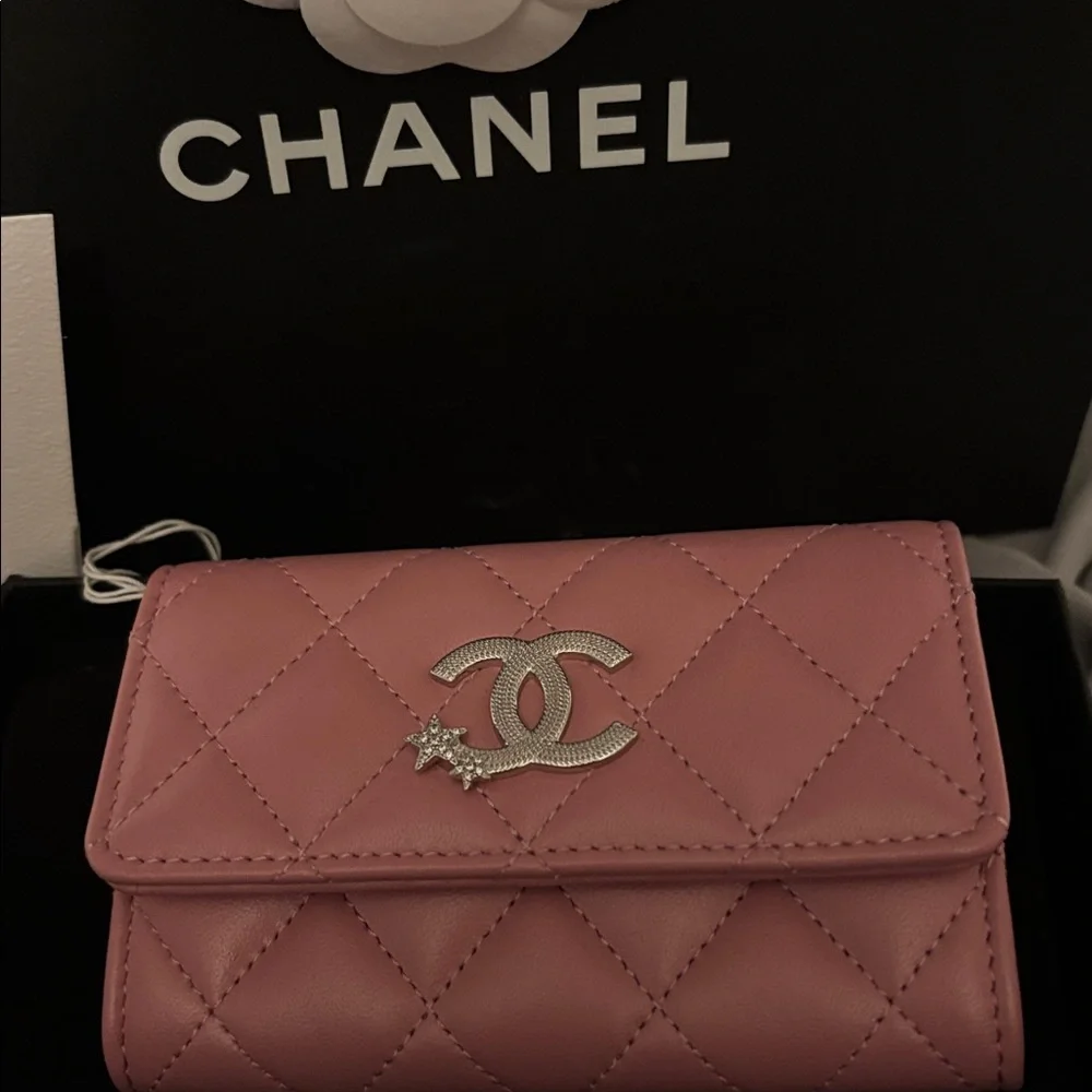 Chanel C Star card holder NWT - Picture 1 of 12